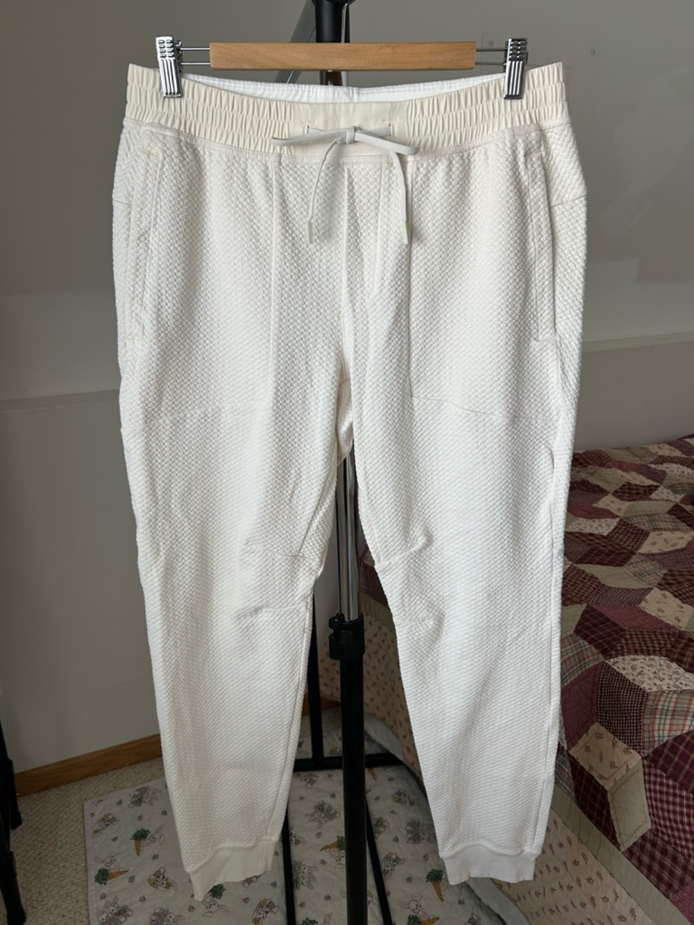 Lululemon At Ease Jogger Cream Men’s Large